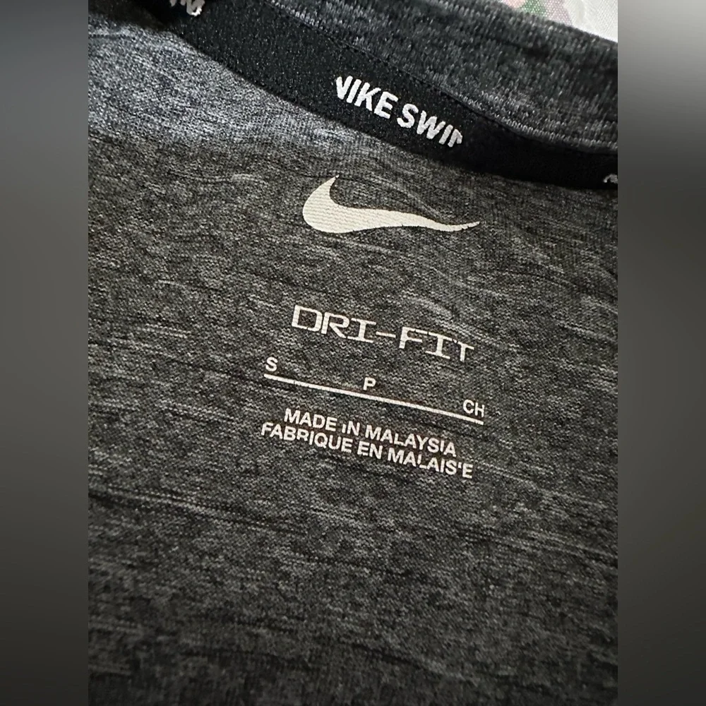 2 Men’s Nike Dri-FIT Swim Short Sleeve Athletic Running Gym Shirts Tops Bundle - Picture 6 of 8